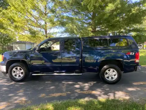 2011 GMC Sierra 4WD Extended Cab SLE MWB's photo