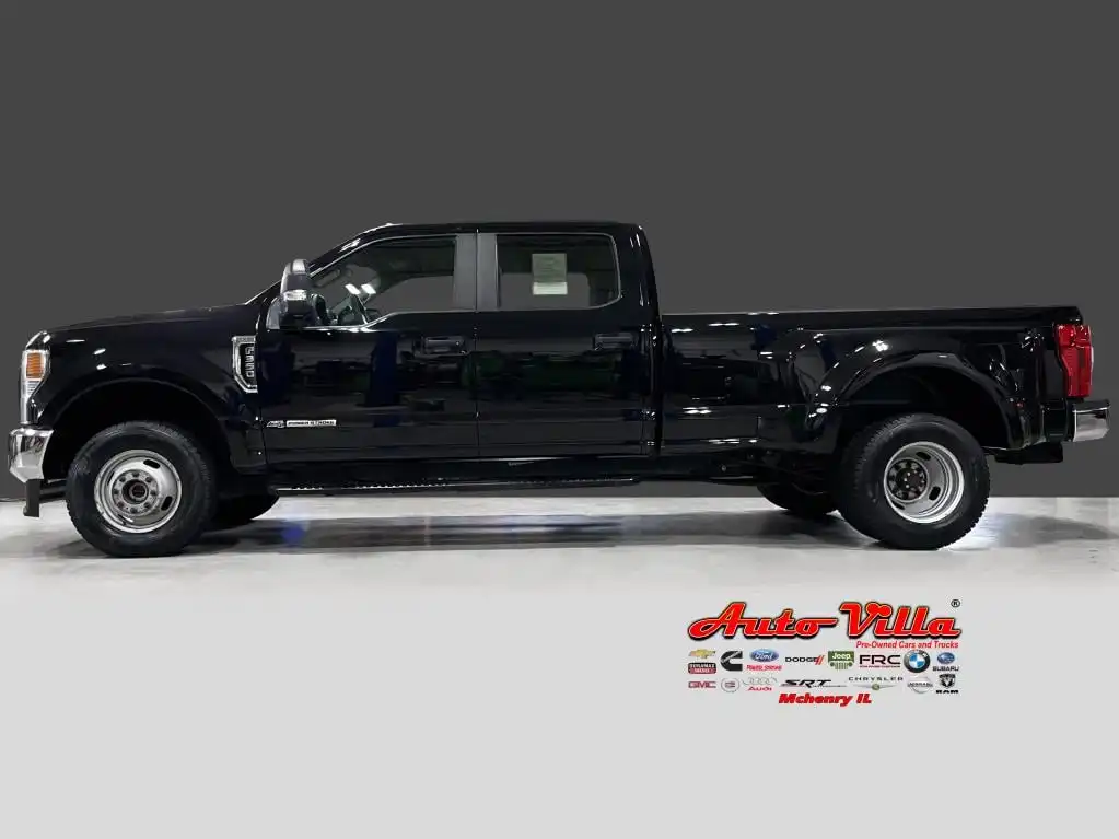 2022 Ford F-350 XL 4WD Crew Cab DRW 8' Box's photo