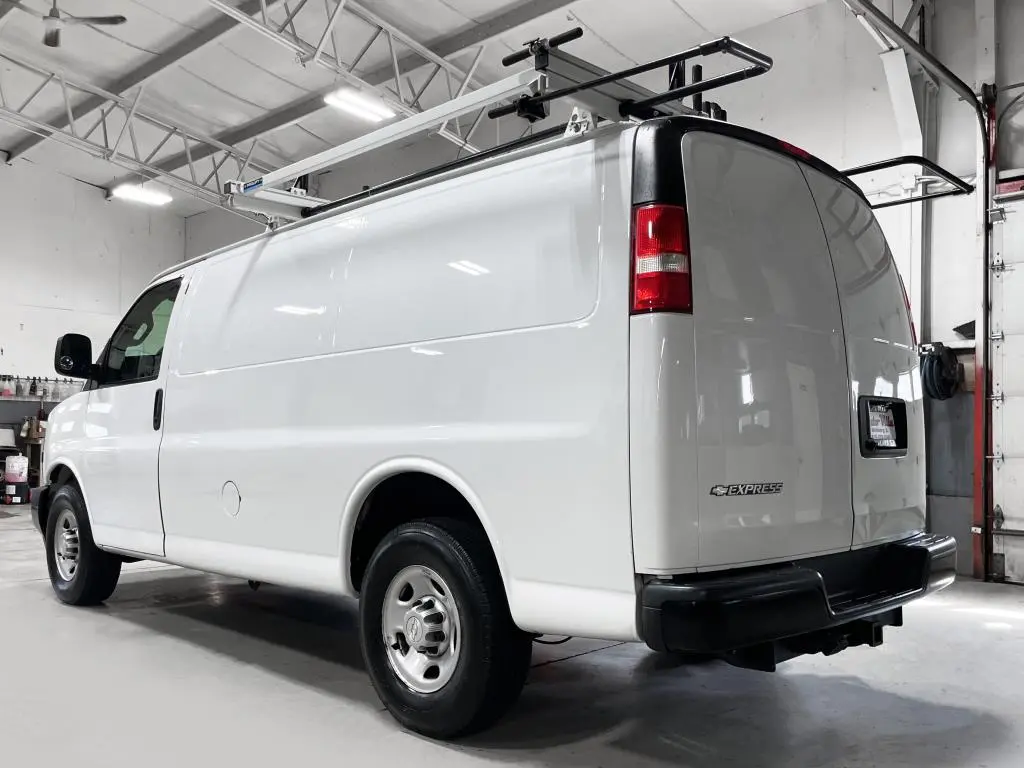 2018 Chevrolet Express Work Van HD 2500 photo 5