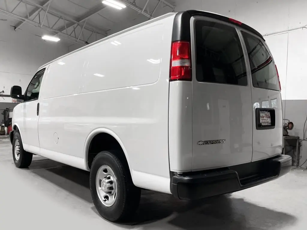2019 Chevrolet Express Work Van HD 2500 photo 5