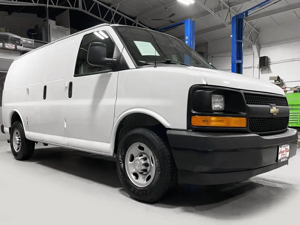 2017 Chevrolet Express Work Van HD 3500 photo 3