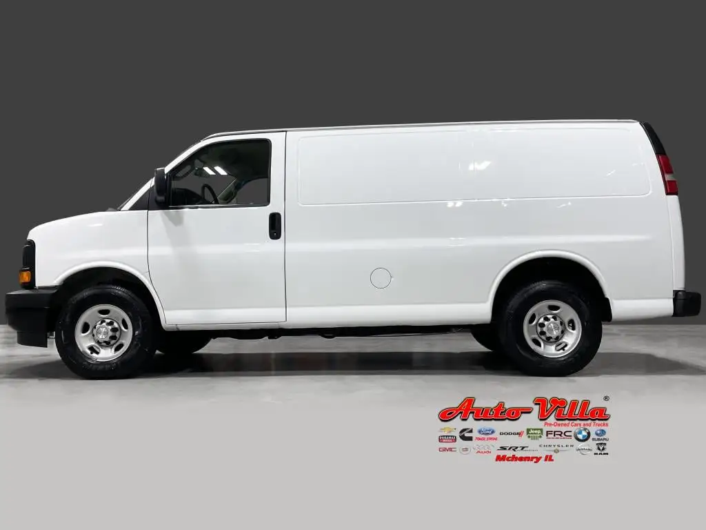 2017 Chevrolet Express Work Van HD 3500 photo 1