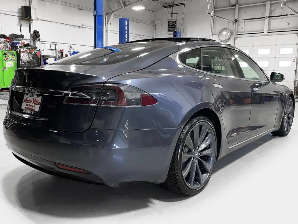 2016 Tesla Model S undefined photo 4