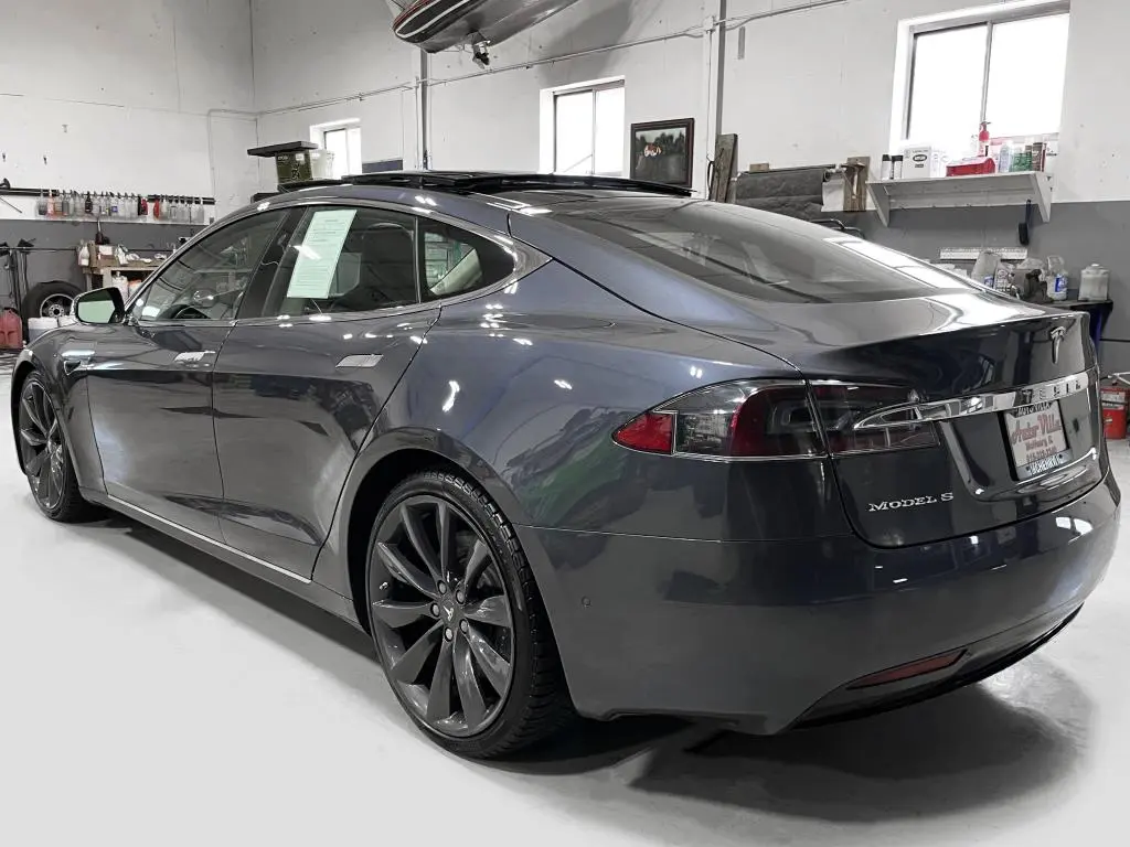 2016 Tesla Model S undefined photo 5