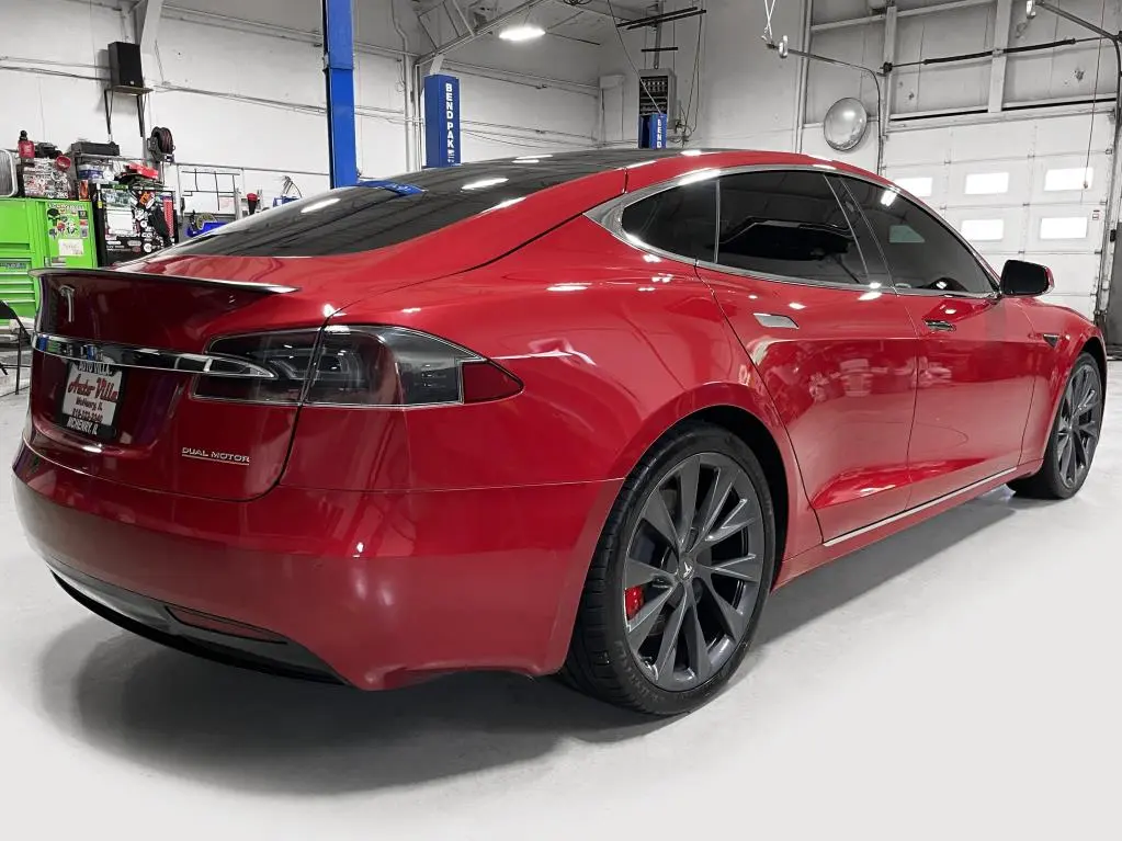 2020 Tesla Model S Performance photo 4