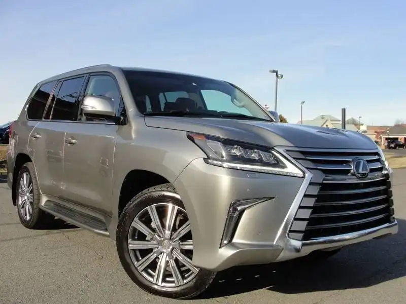 2017 Lexus LX 600 570's photo