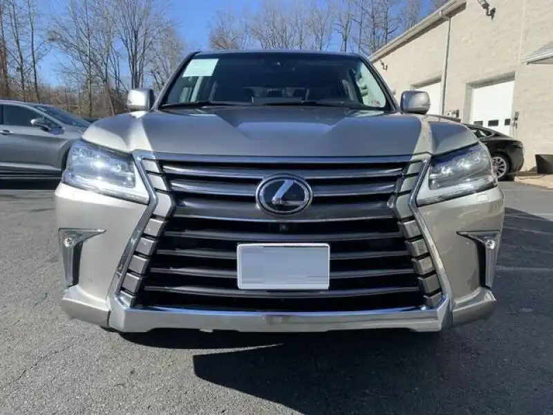 2017 Lexus LX 600 570's photo
