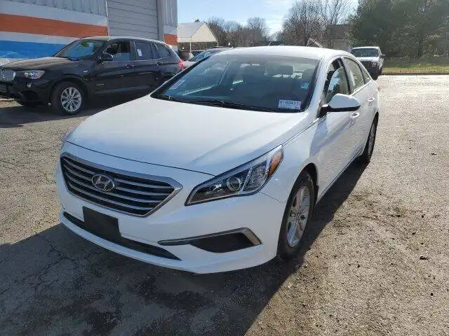 2016 Hyundai Sonata SE's photo