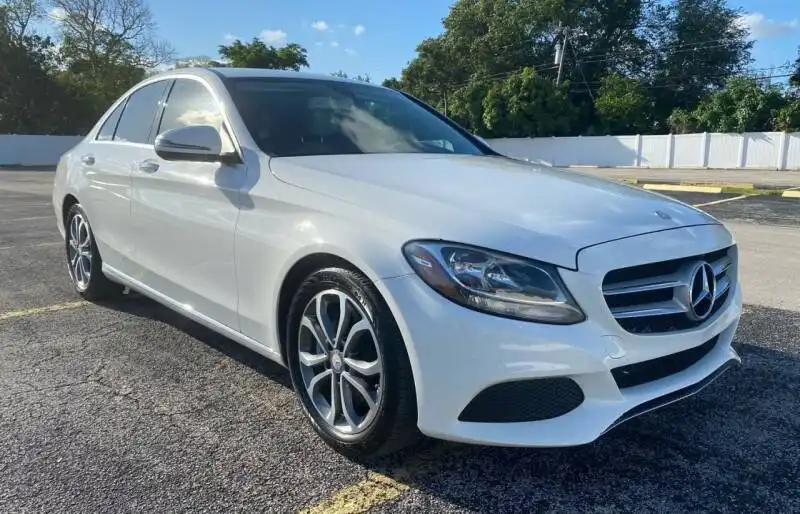 2017 Mercedes-Benz C-Class C300 Luxury's photo