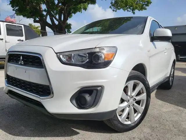 2015 Mitsubishi Outlander Sport 2.0 ES 2WD CVT's photo