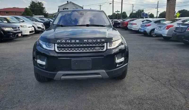 2018 Land Rover Range Rover Evoque SE's photo