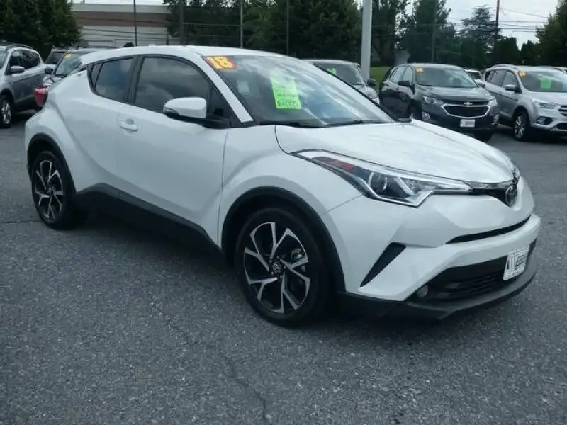 2018 Toyota C-HR XLE Premium's photo