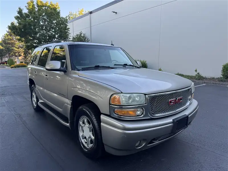 2003 GMC Yukon Denali's photo