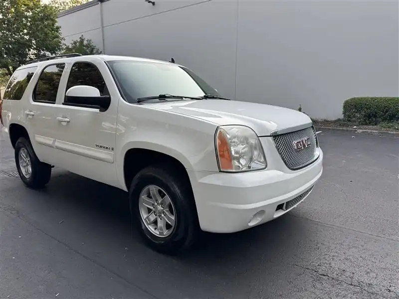 2008 GMC Yukon 4WD SLE2's photo