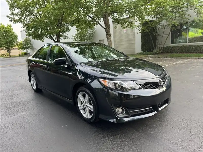 2012 Toyota Camry 2.5 Auto SE's photo