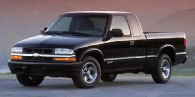 2003 Chevrolet S10 2WD Extended Cab LS w/3rd Door's photo