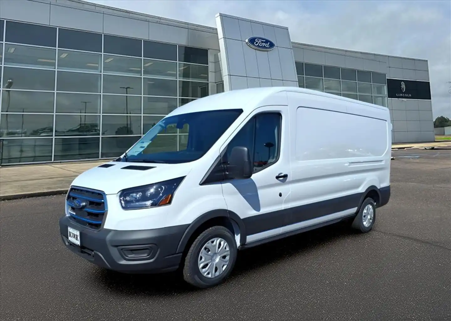 2025 Ford E-Transit BEV 350 Med Roof 148 WB's photo