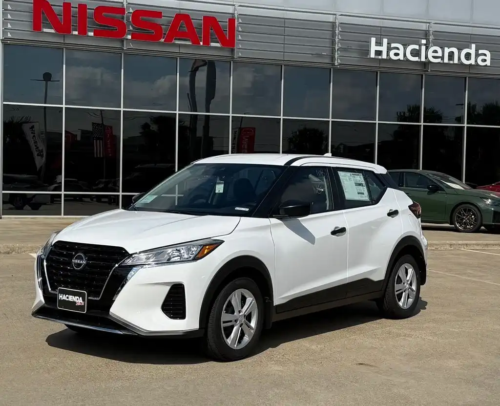 2025 Nissan Kicks Play 1.6 FWD's photo