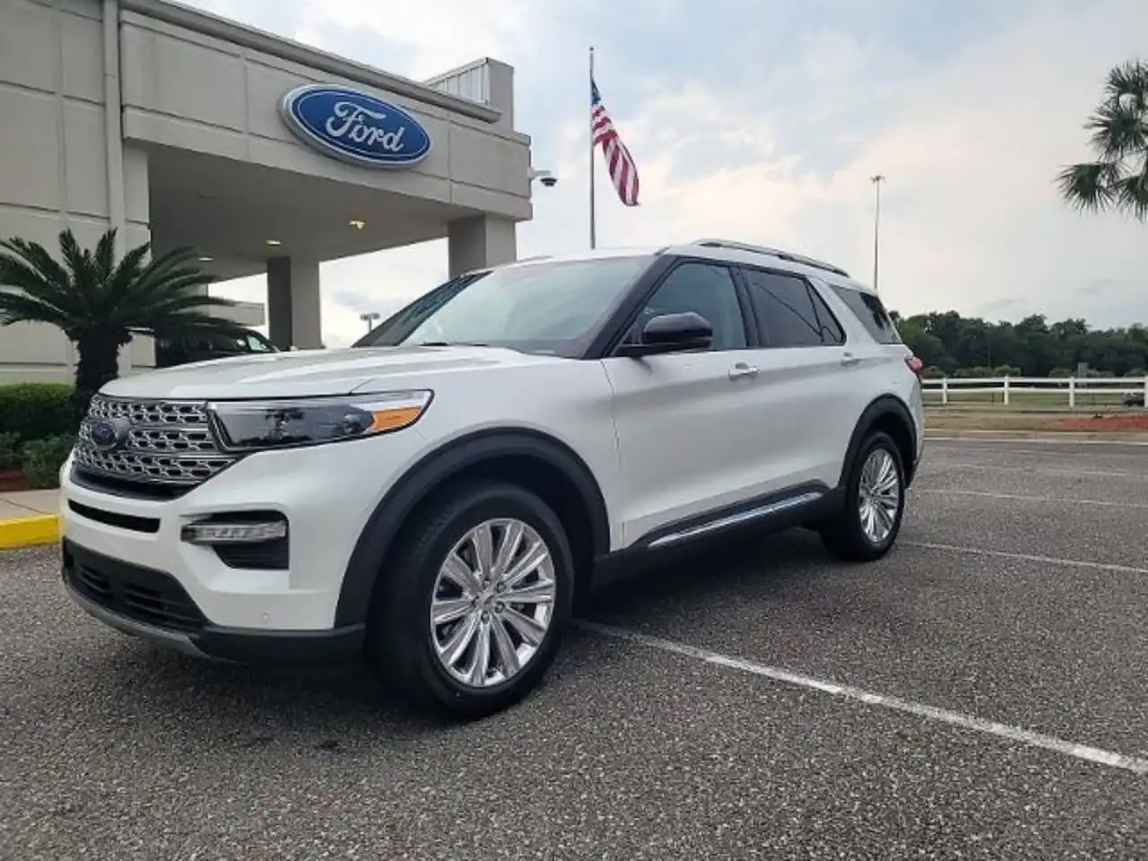2024 Ford Explorer Limited 4WD's photo