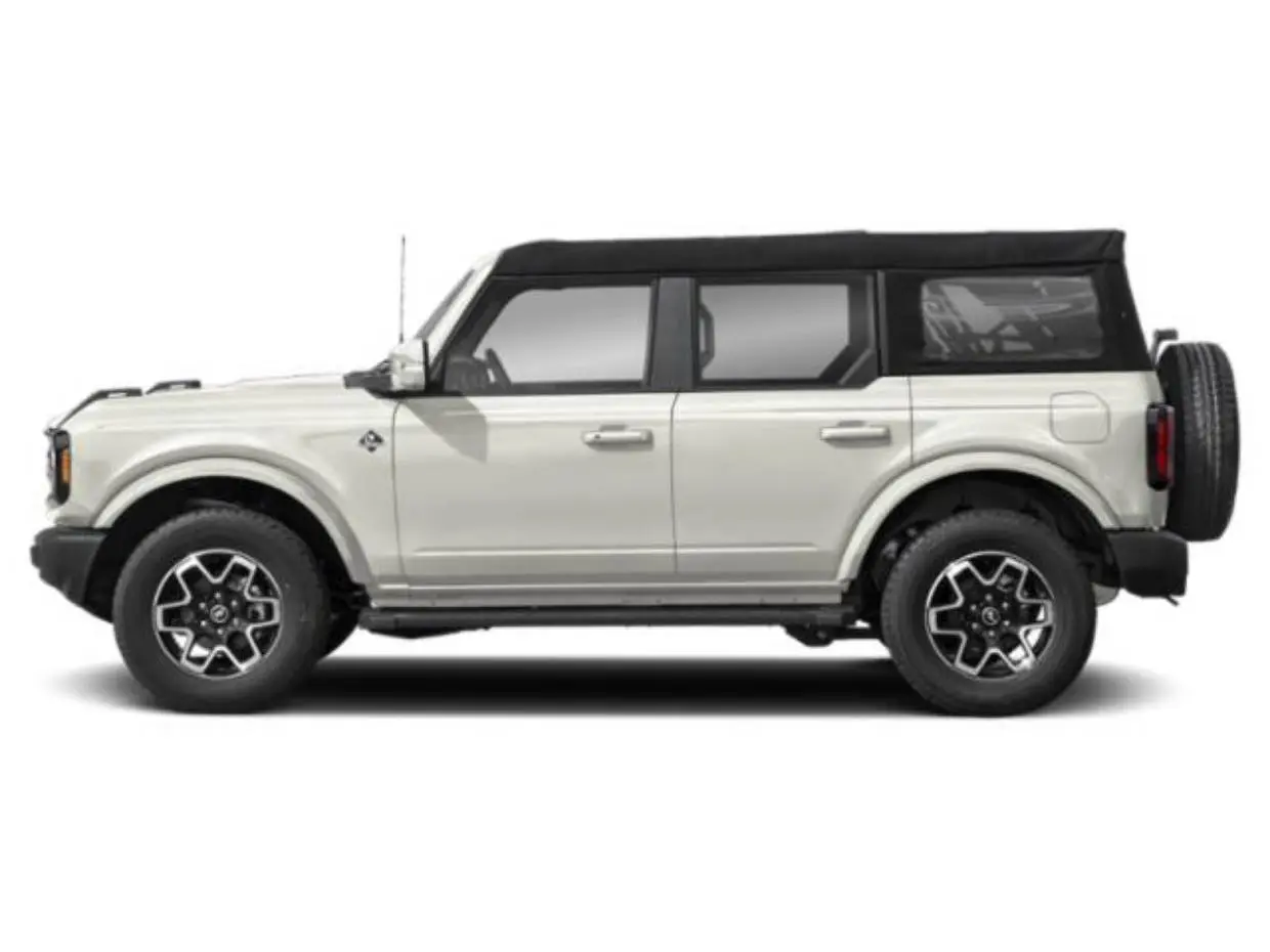 2026 Ford Bronco Outer Banks 4x4 photo 3