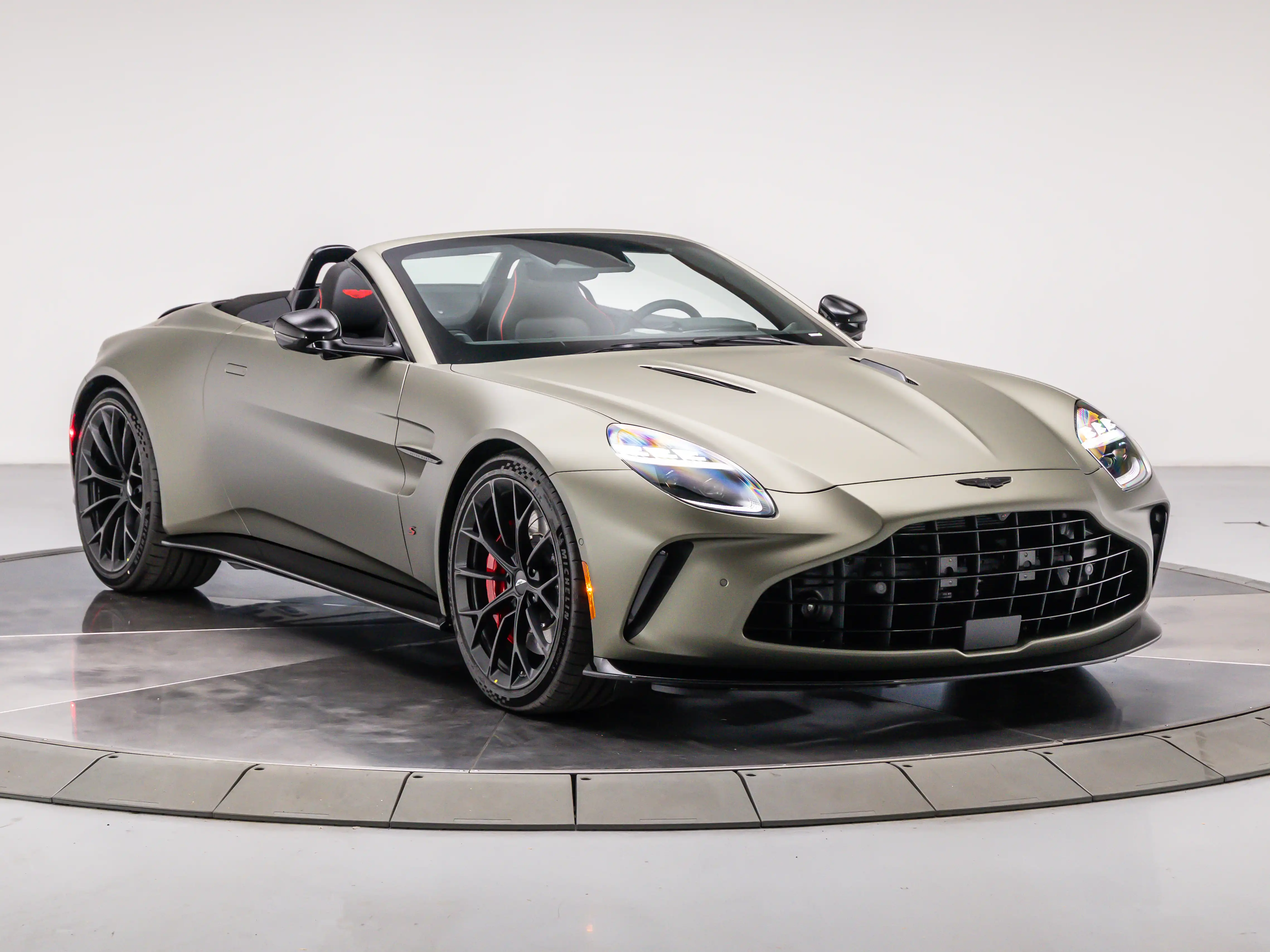 2026 Aston Martin Vantage 4.0 V8 Roadster's photo