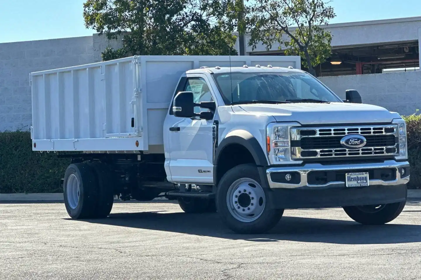 2023 Ford F-600 XL Regular Cab DRW 193 in's photo