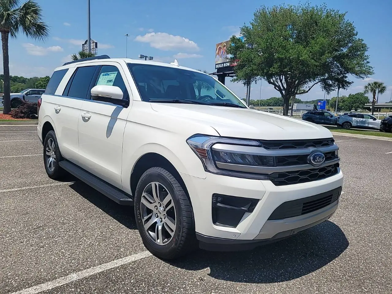 2024 Ford Expedition XLT photo 5