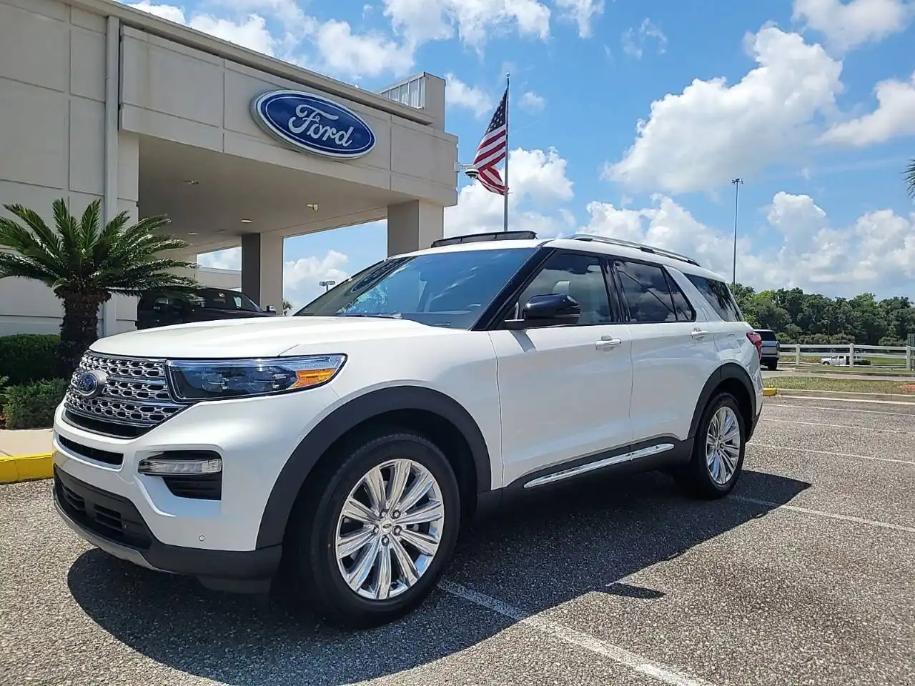 2024 Ford Explorer Limited RWD's photo