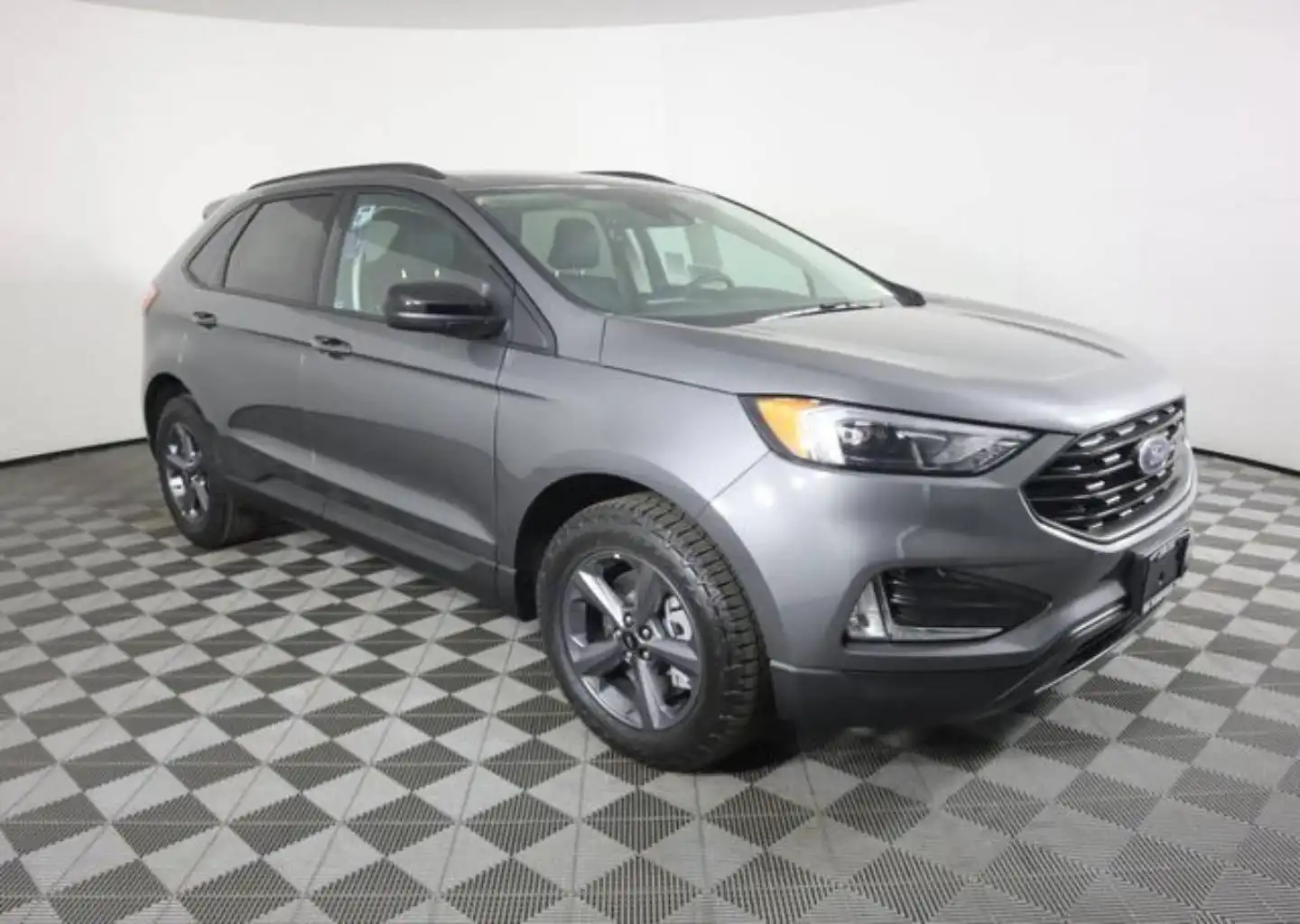 2024 Ford Edge SEL AWD's photo