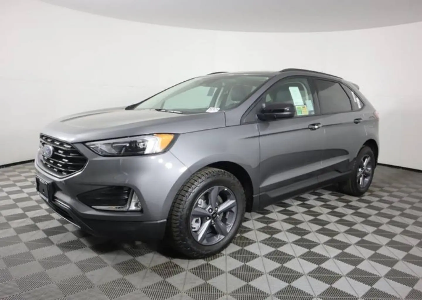 2024 Ford Edge SEL AWD photo 3