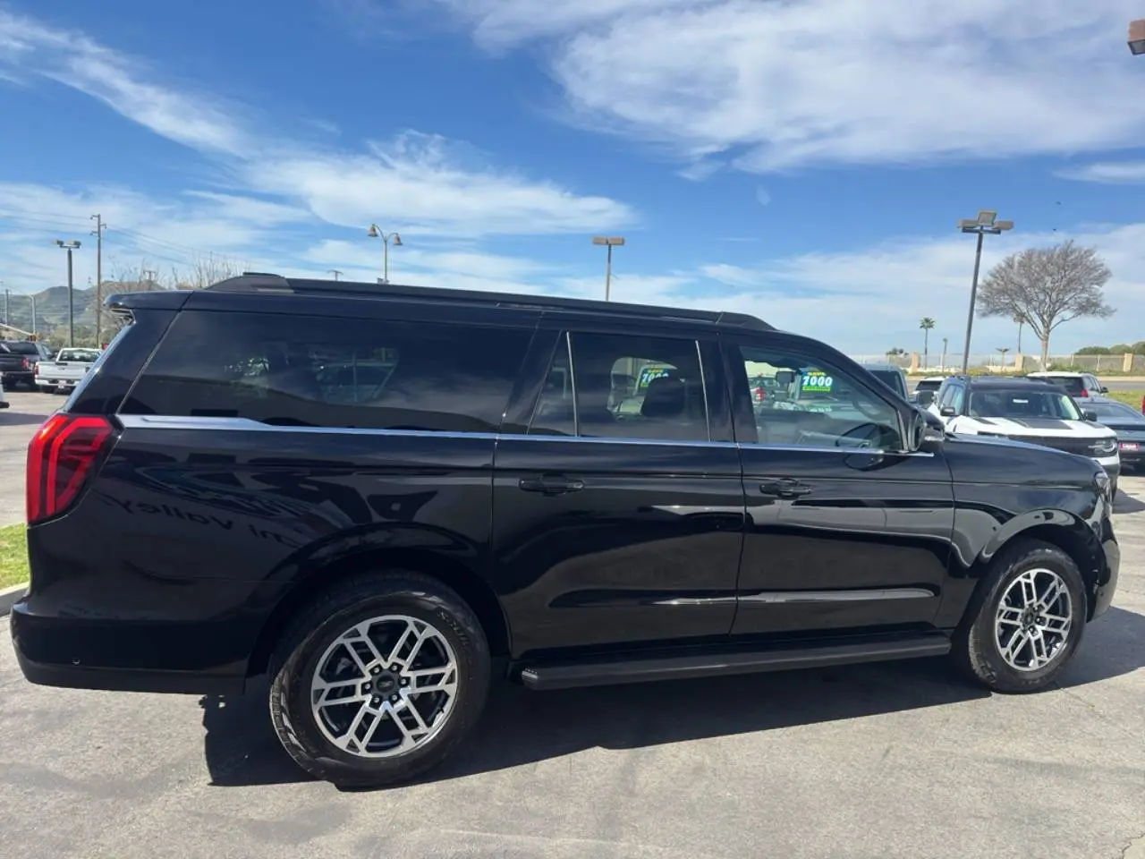 2025 Ford Expedition Active MAX 4x4 photo 4