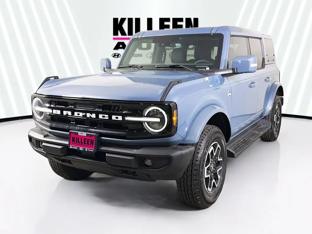 2025 Ford Bronco Outer Banks 4x4 photo 3