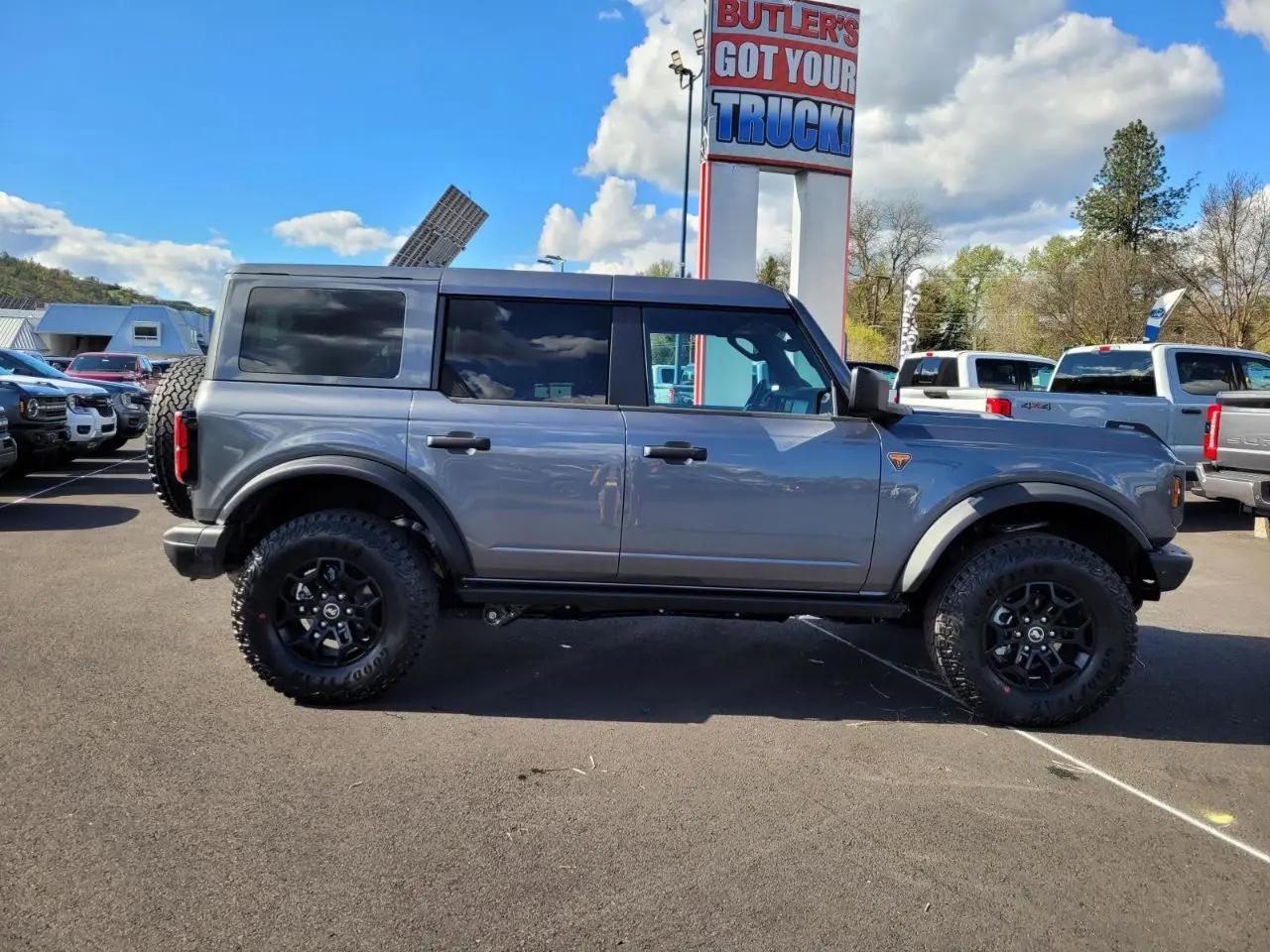 2026 Ford Bronco Badlands 4x4 photo 4