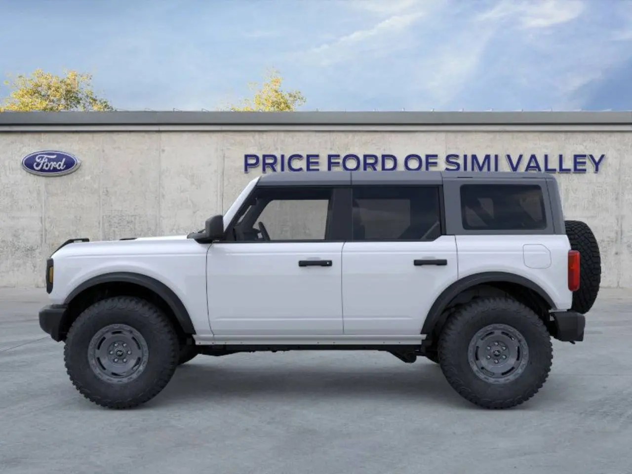 2025 Ford Bronco Base 4x4 photo 3