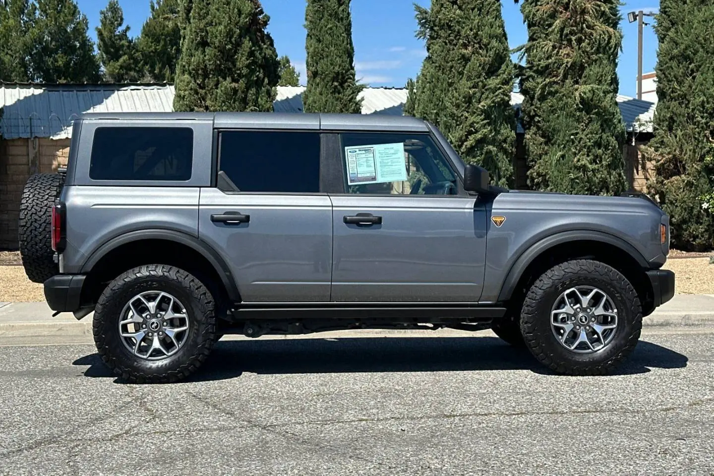 2025 Ford Bronco Badlands 4x4 photo 3