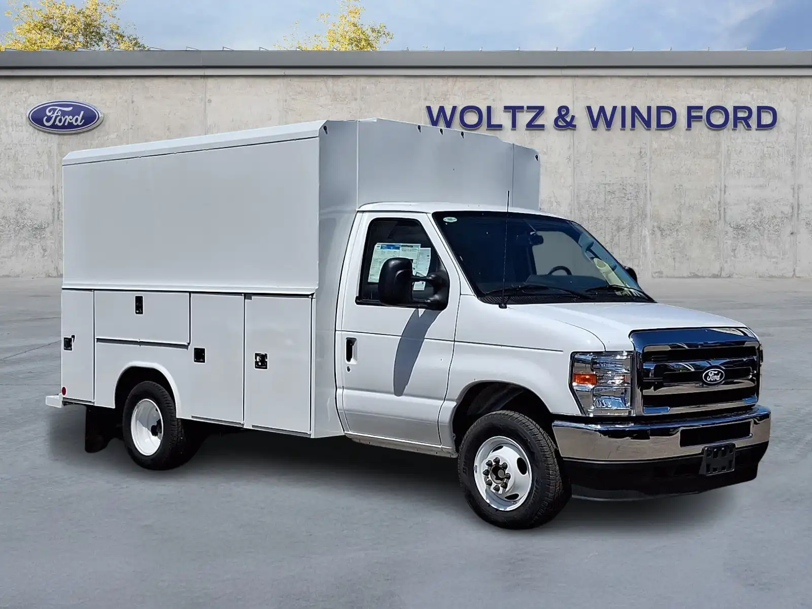 2026 Ford E-Series DRW E-350 Super Duty 138 in WB's photo