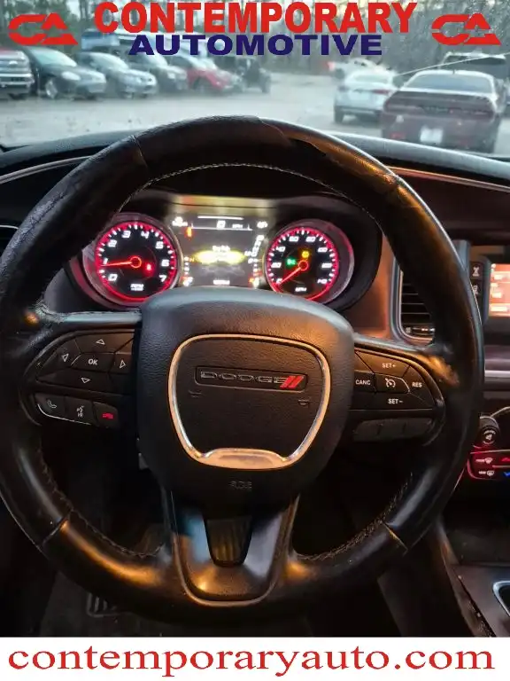 2015 Dodge Charger SE's photo