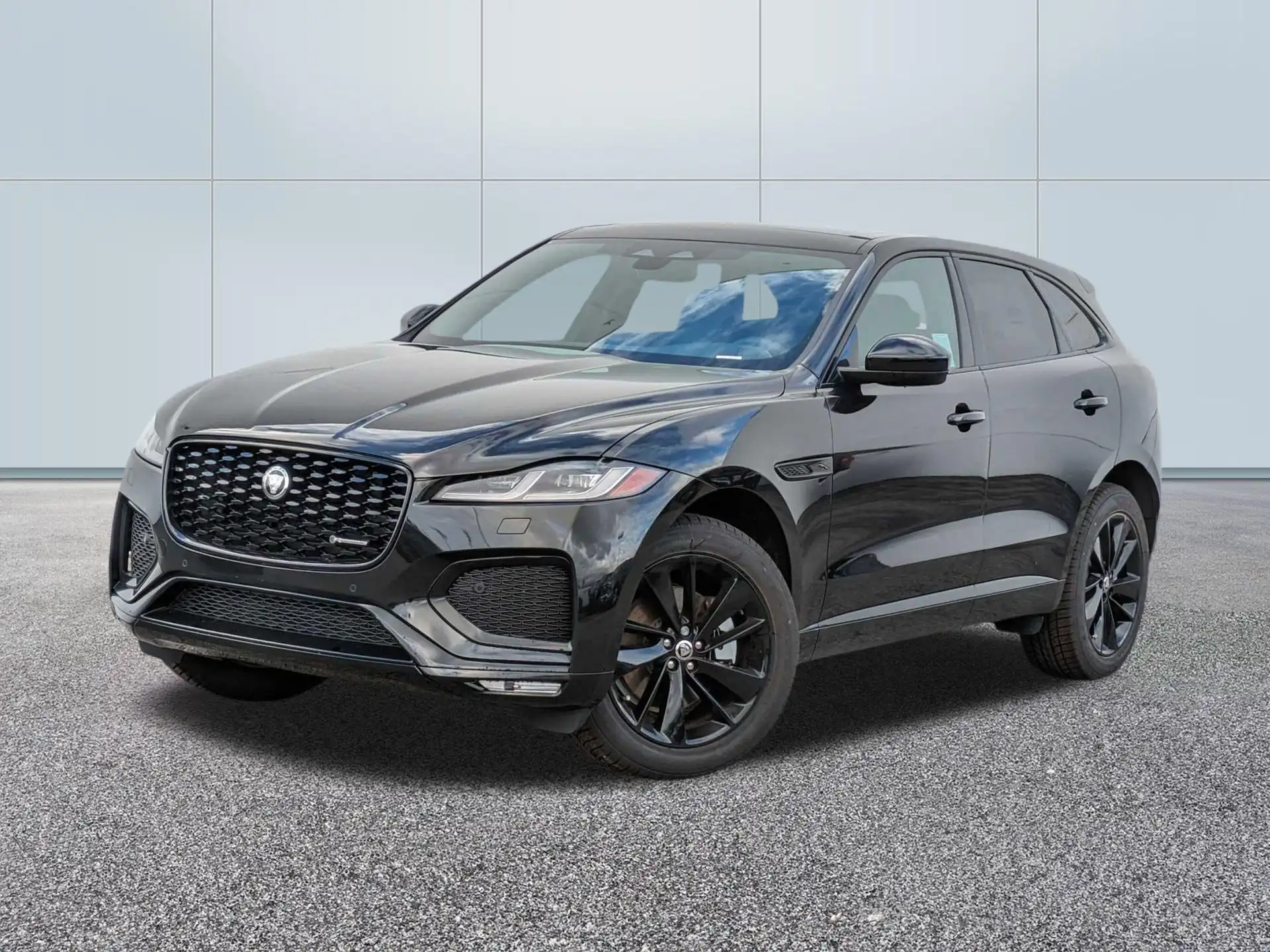 2024 Jaguar F-PACE P250 R-Dynamic S's photo