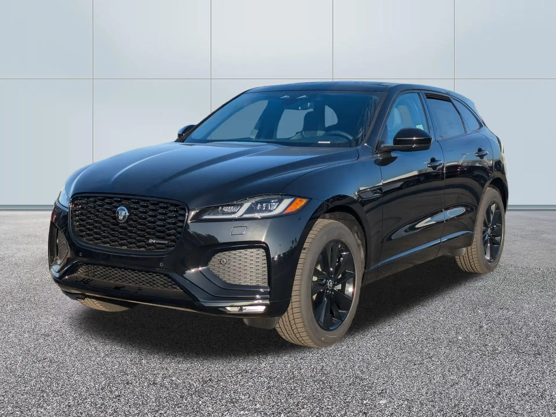 2025 Jaguar F-PACE P250 R-Dynamic S's photo