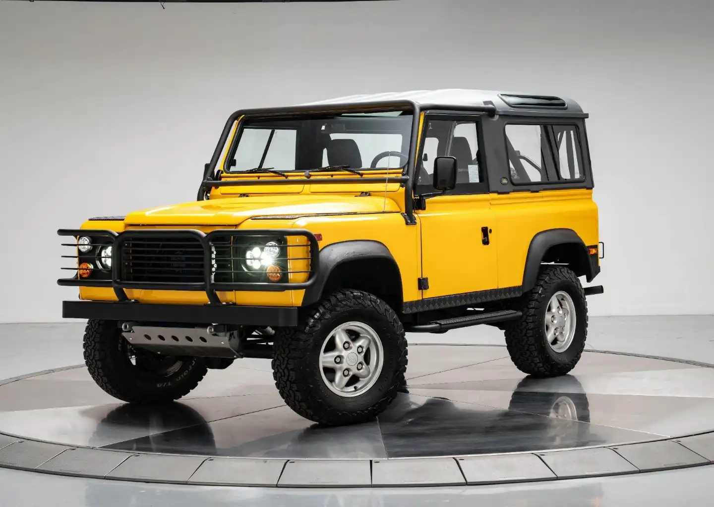 1995 Land Rover Defender 90 Convertible Used 1995 Defender NAS 2dr's photo