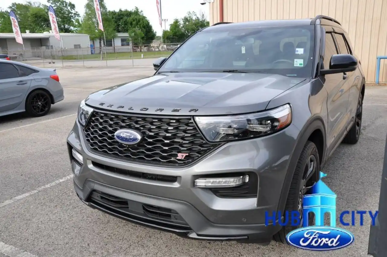 2023 Ford Explorer ST 4WD's photo