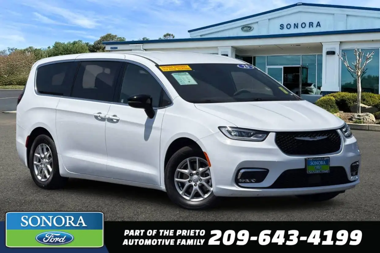 2025 Chrysler Pacifica Select photo 1