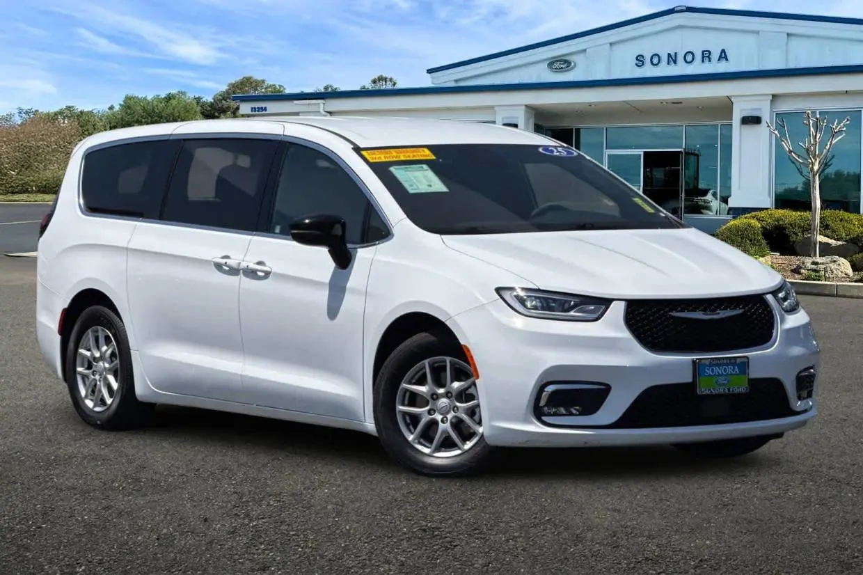 Vehicle Image 2