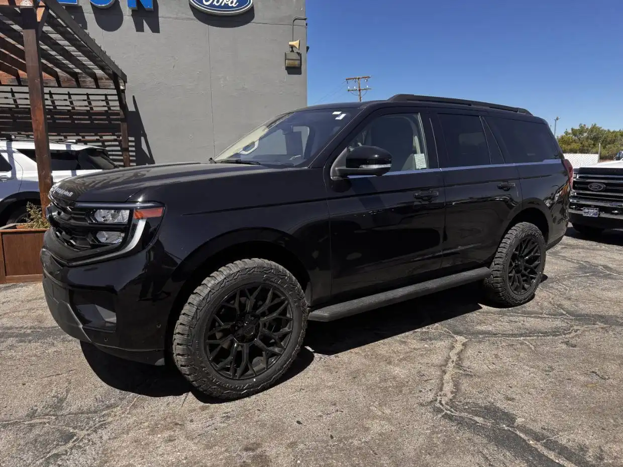 2025 Ford Expedition Active 4x4's photo