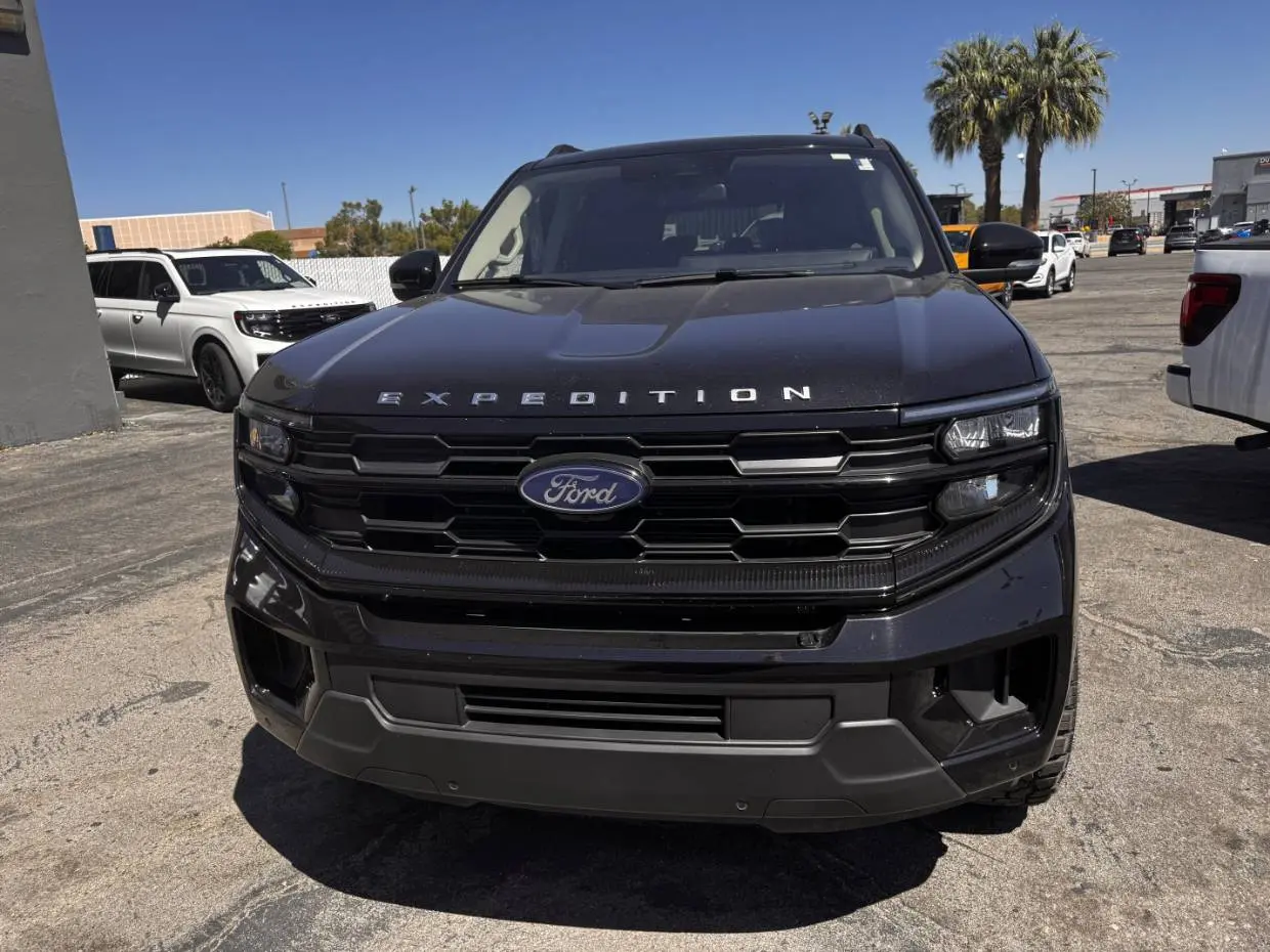 2025 Ford Expedition Active 4x4 photo 3