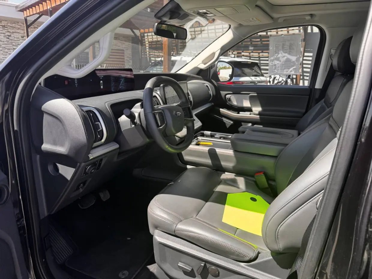 2025 Ford Expedition Active 4x4 photo 4