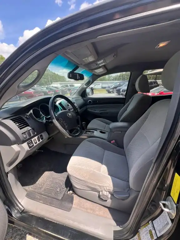 2010 Toyota Tacoma PreRunner Double Cab V6 5AT's photo