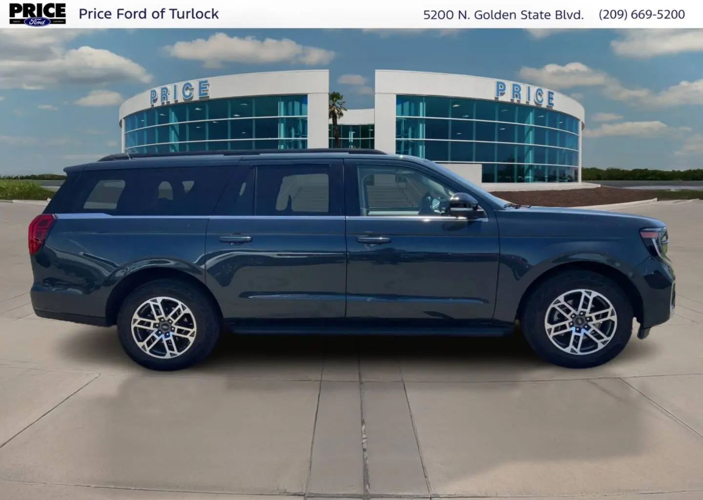 2025 Ford Expedition Active MAX 4x4 photo 4