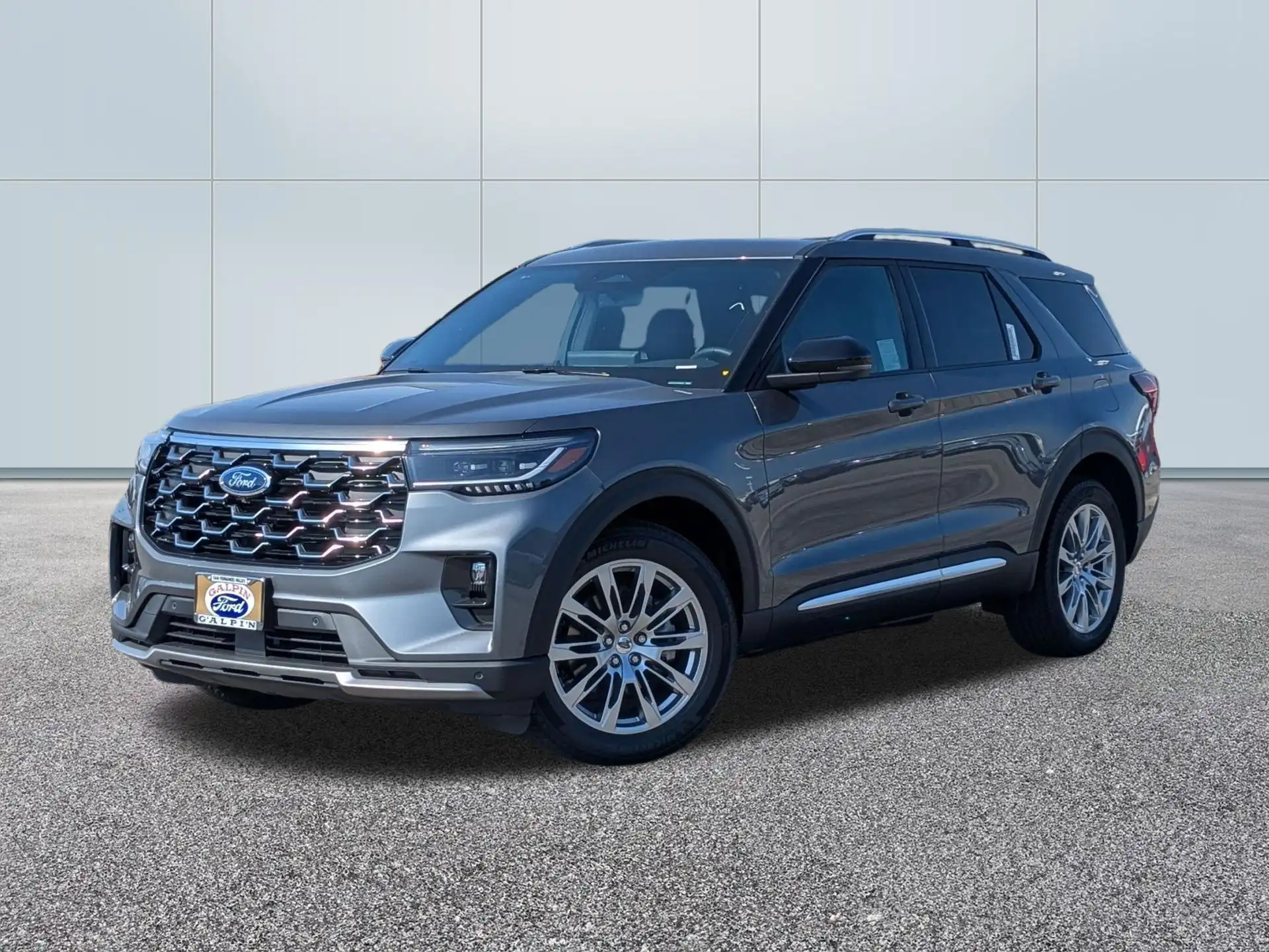 2026 Ford Explorer Platinum's photo