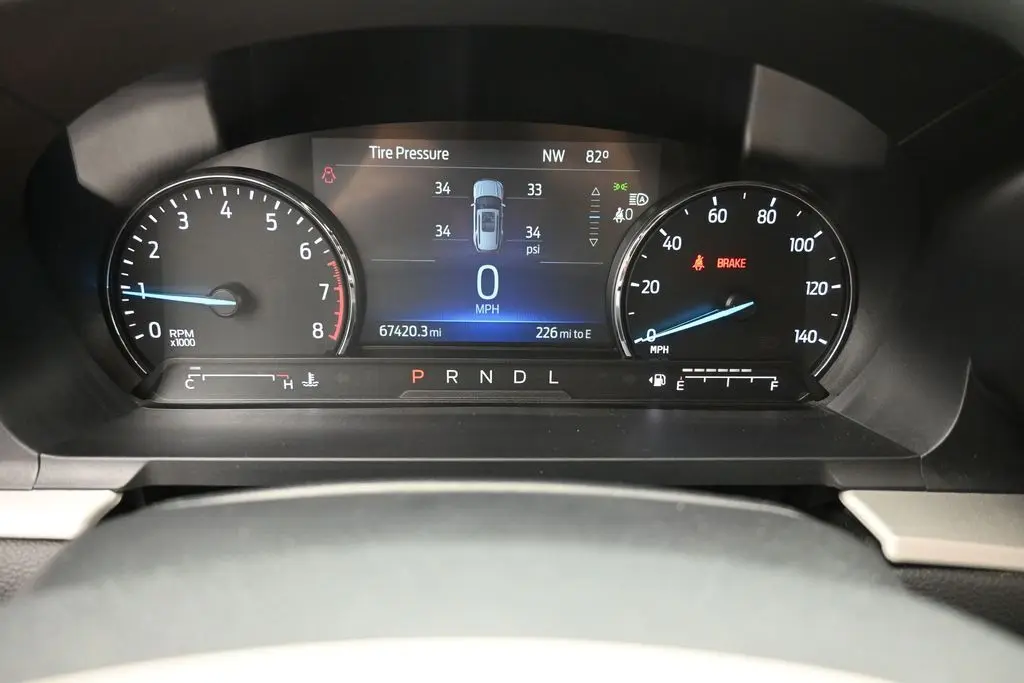 2023 Ford Explorer XLT 4WD photo 3